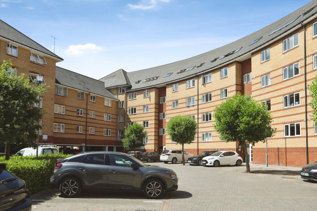 Main image of property: St. Peters Street, Maidstone, Kent, ME16