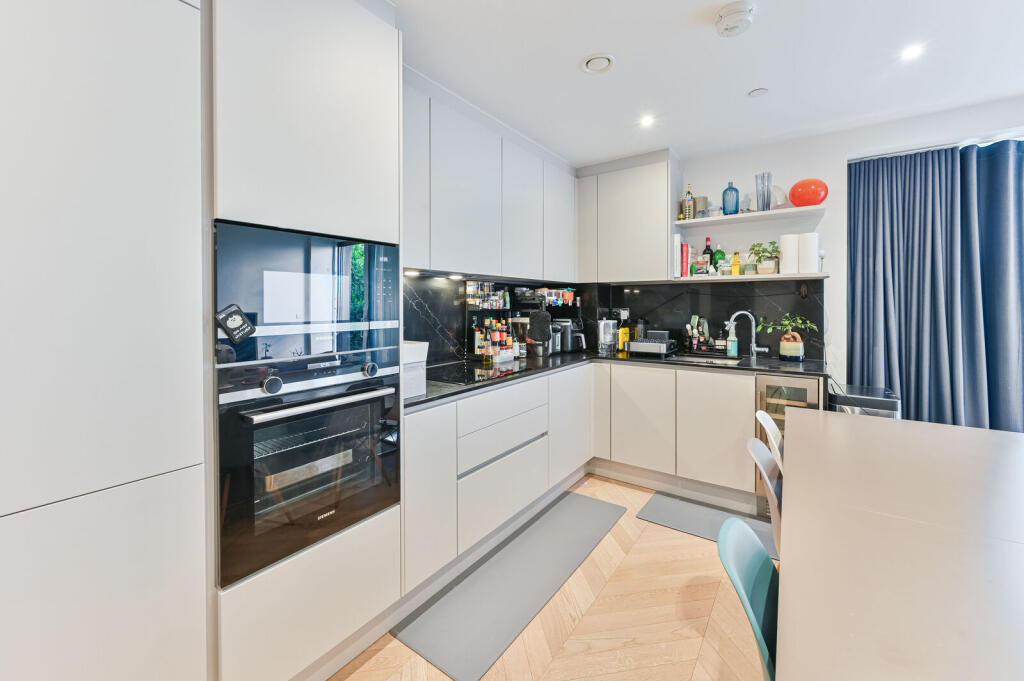 Apartment in London - View 2