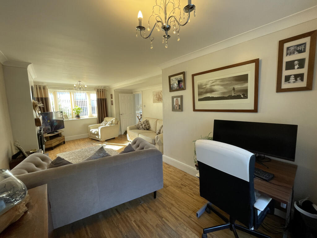 House in Hull - View 3