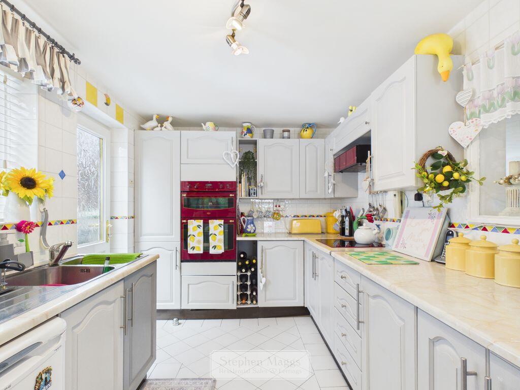 House in Bristol, Hengrove - More