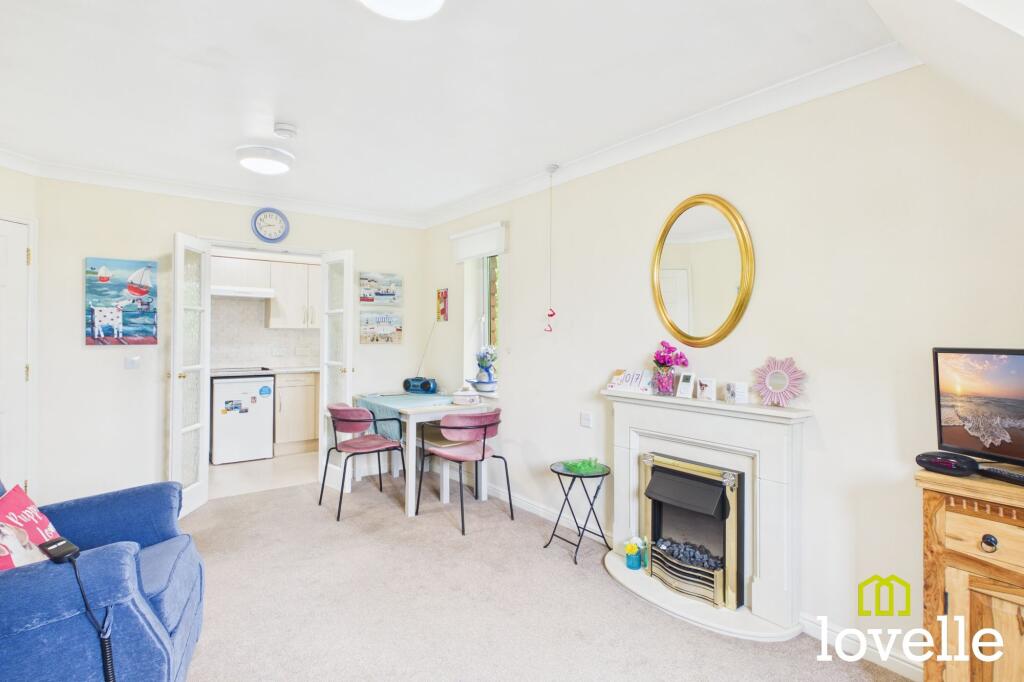Apartment in Hull - View 5