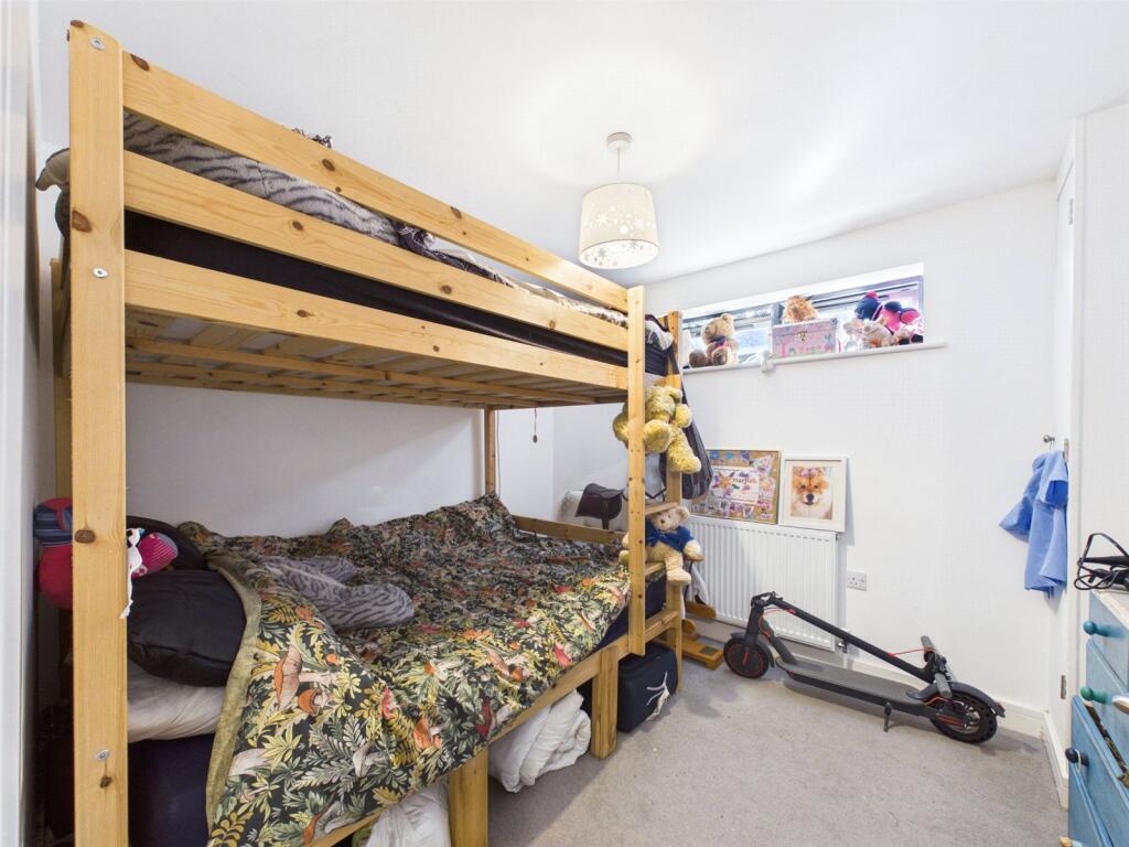 Apartment in Exeter - More