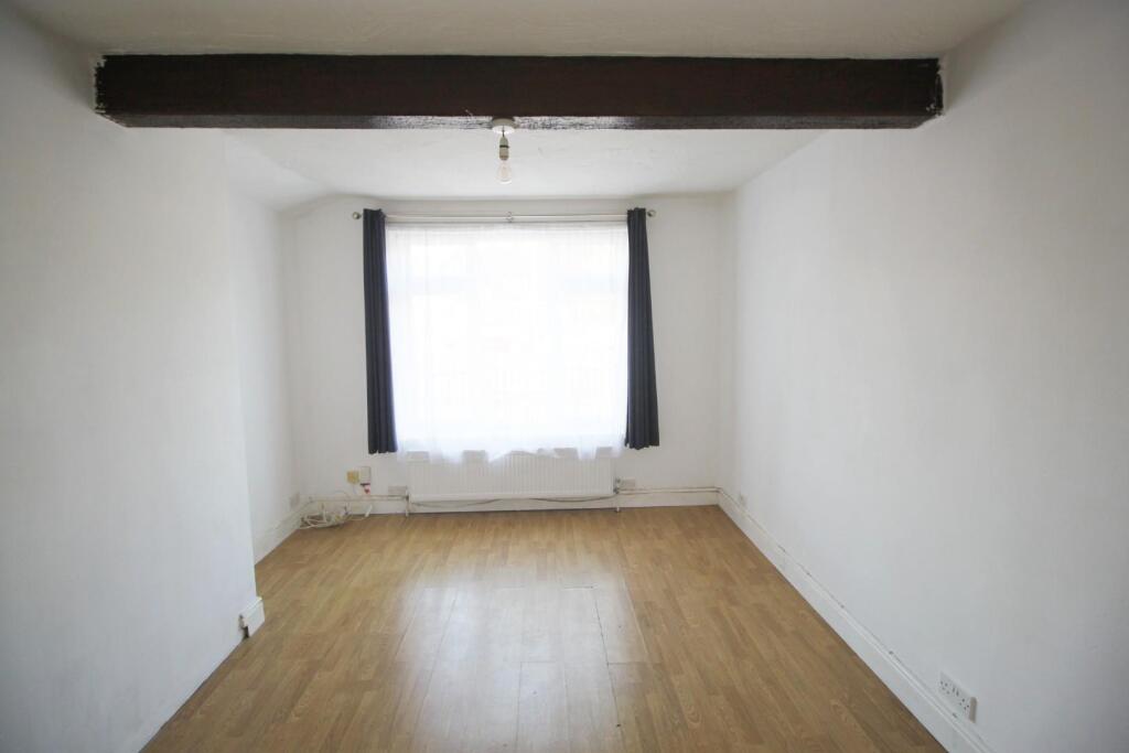 House in Southampton - View 5