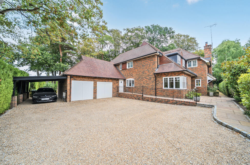 House in Guildford - View 2