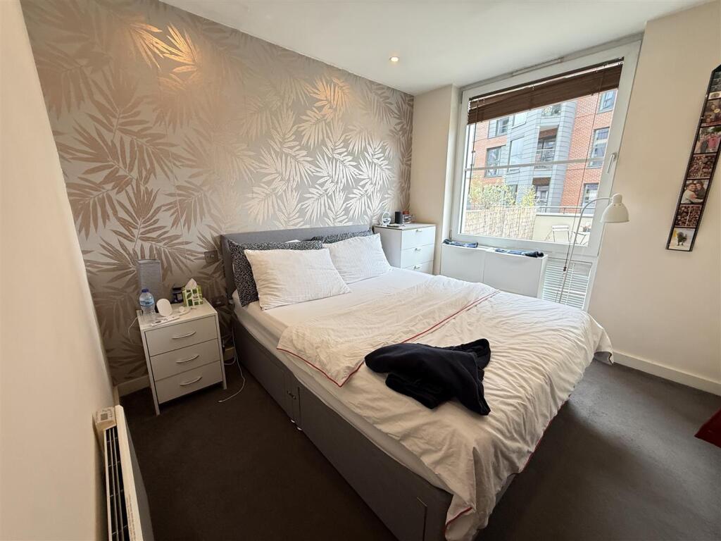 Apartment in Manchester, New Islington, Miles Platting - View 4