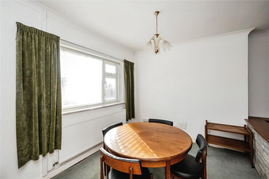 House in Pontardawe, Neath Port Talbot - More