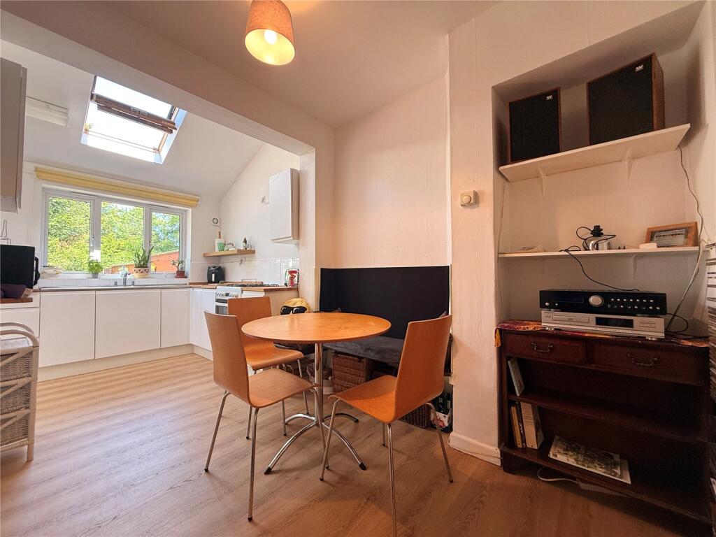 House in Wolverhampton, West Midlands - More