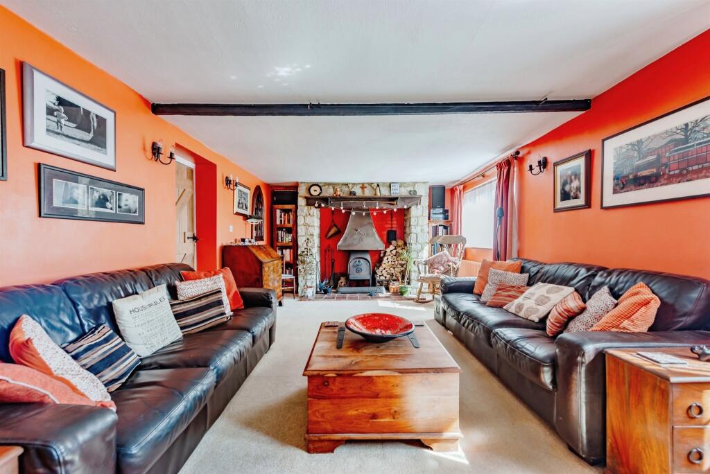 House in Tandridge, Bletchingley - View 2