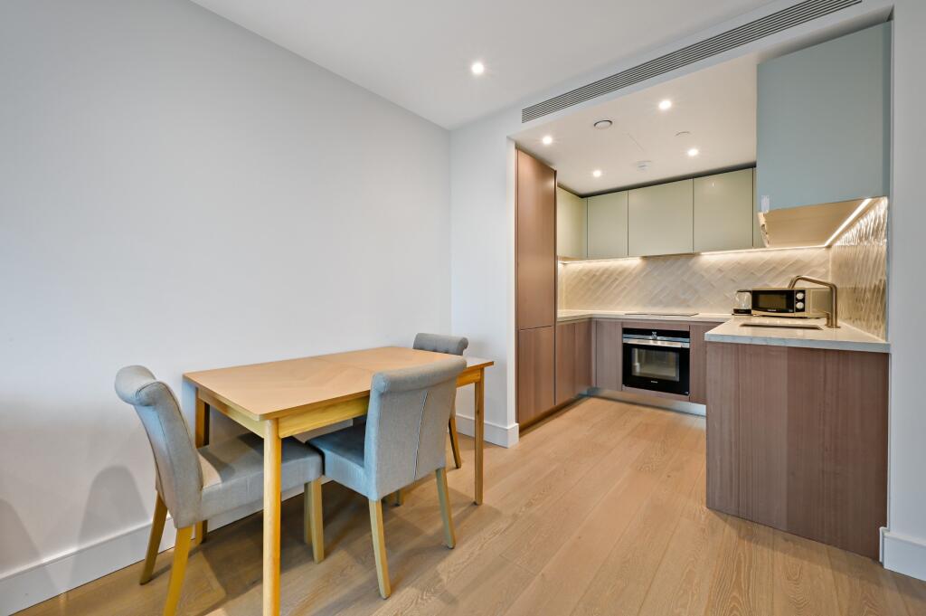 Apartment in London - More