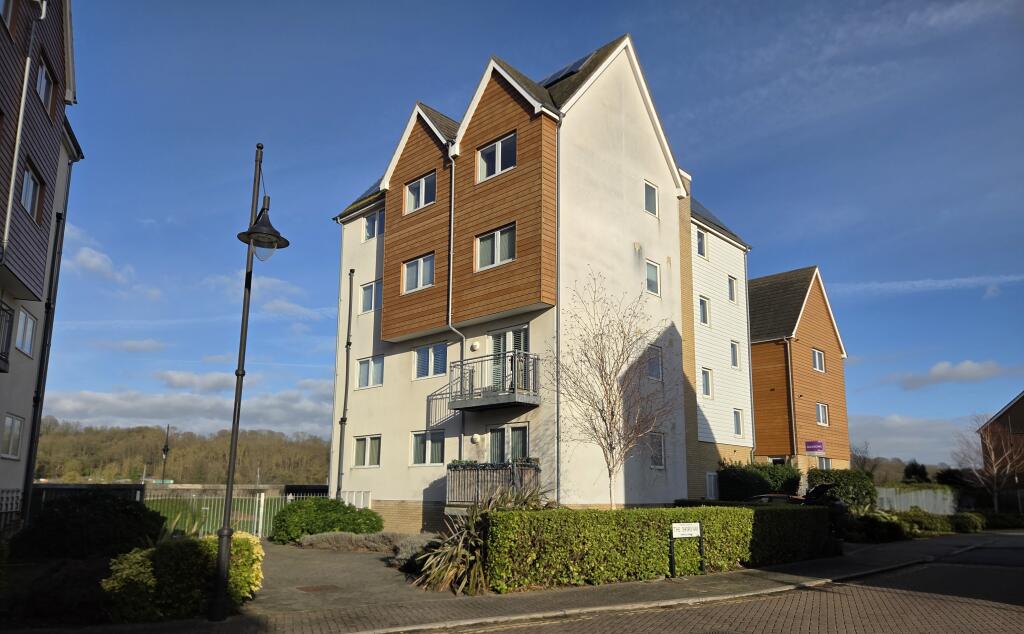 Main image of property: The Shoreway, St Mary's Island. ME4