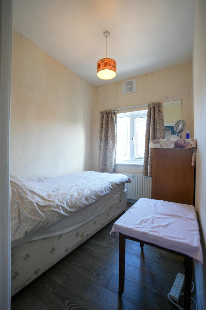 House in Ilford - More