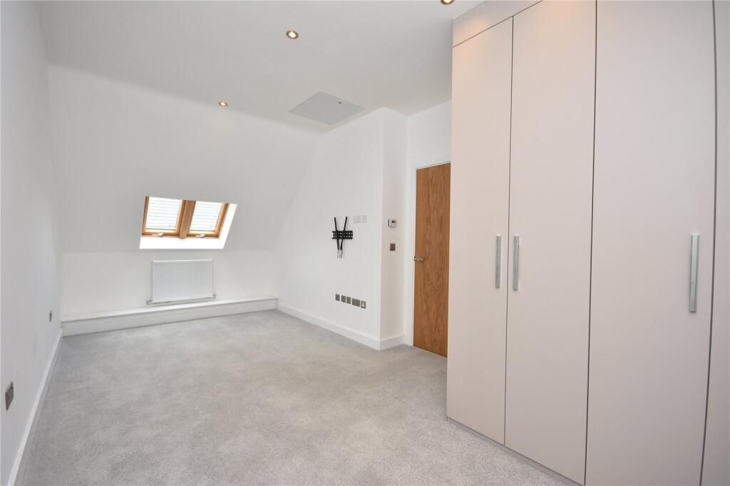 Lilac Close, Seacroft, Leeds, West Yorkshire photo 4