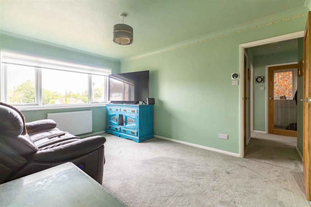 Ashford Close, Hailsham photo 5