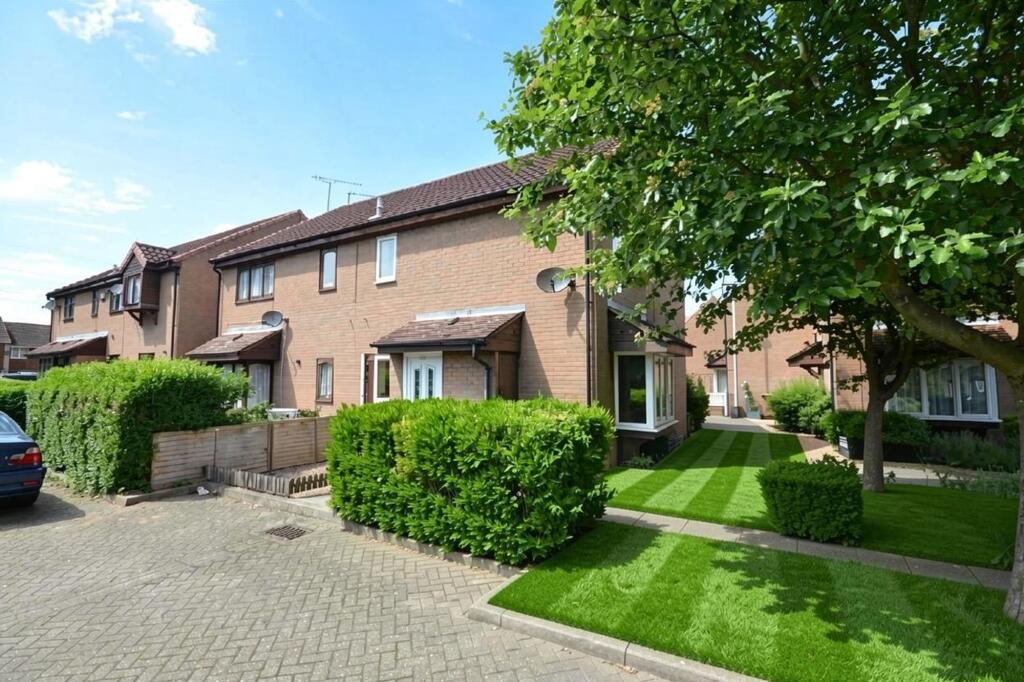 1-bed terraced on Copperfields, Luton, LU4, £189,995