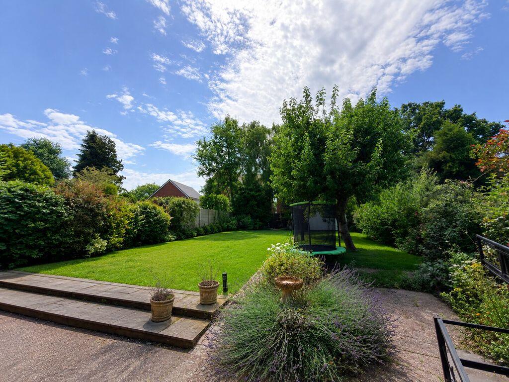 Hollyfield Crescent, Sutton Coldfield – pohled 2