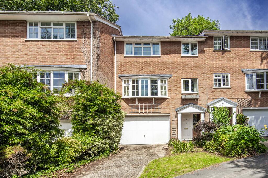 Main image of property: 5 Clevemede, Goring on Thames
