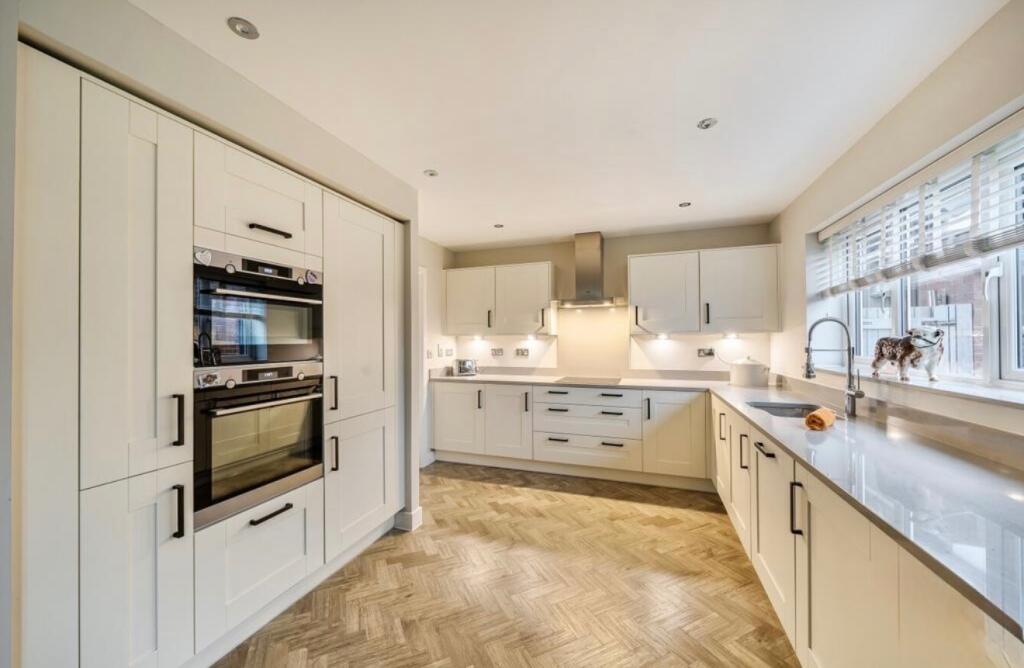 House in Swindon, Wroughton - View 4