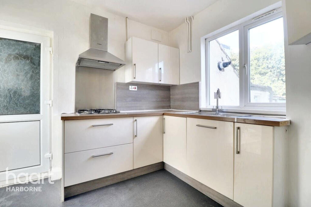 House in Sandwell, Galton Village - More