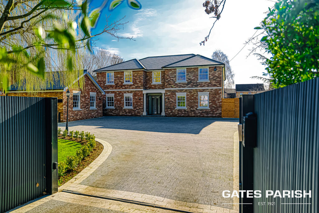 Main image of property: Rawreth Lane, Rayleigh, SS6