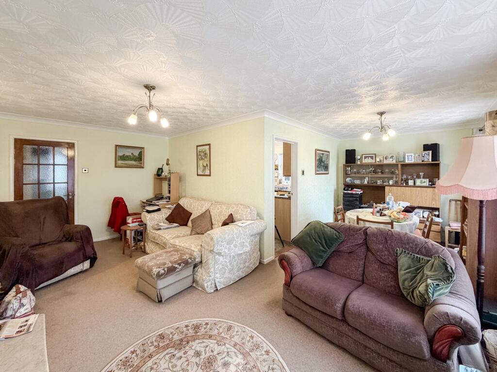 Springfield Avenue, Felixstowe, IP11 - View 6