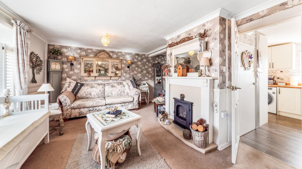 House in Worcester - View 5
