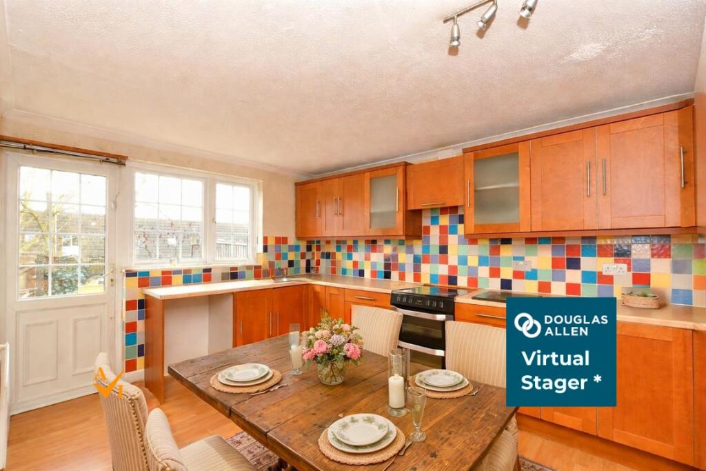 Great Oxcroft, Basildon, Essex photo 4