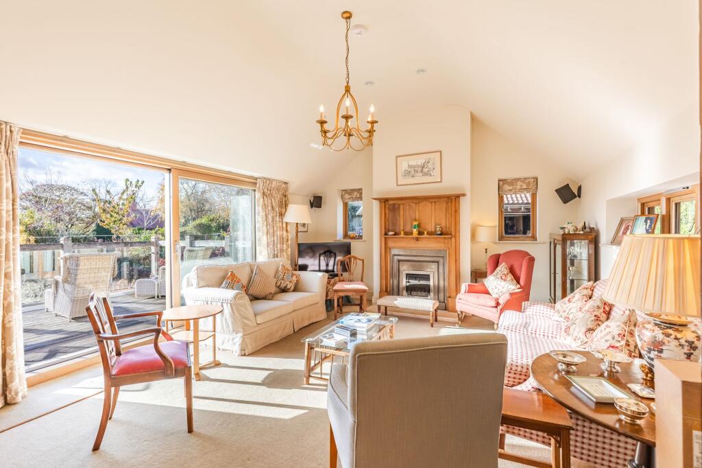 Impressive Barn Conversion in Sedgeford photo 3