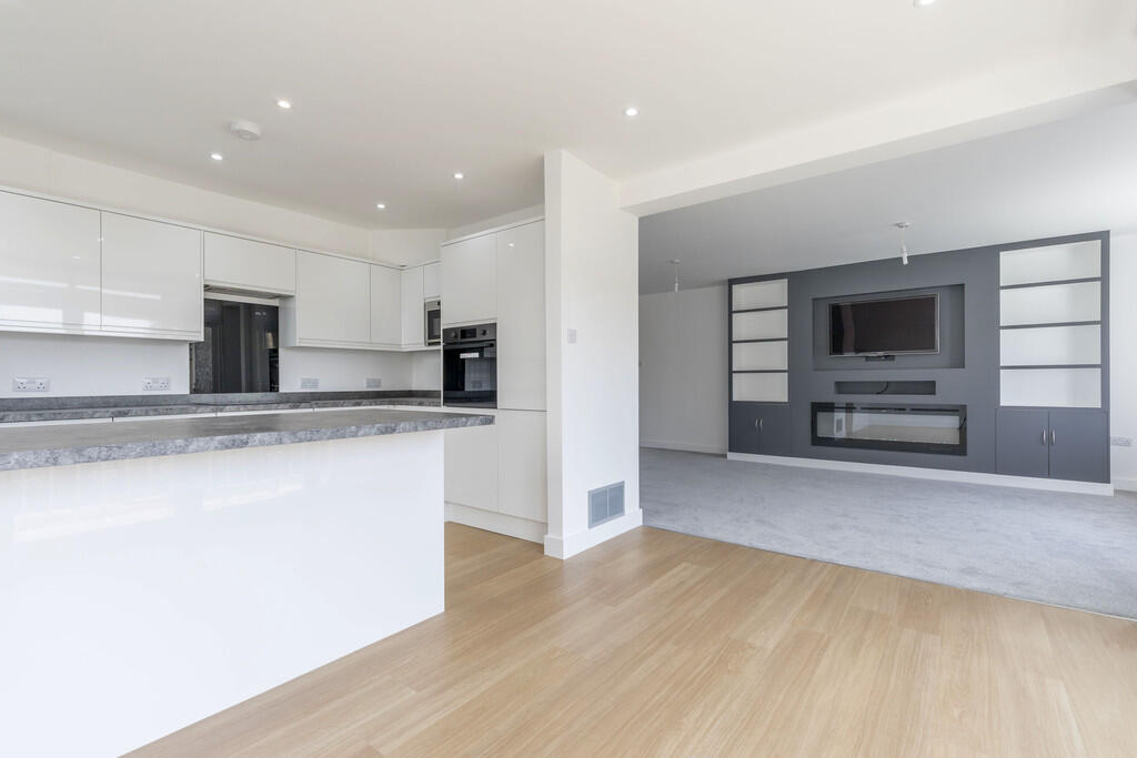 Main image of property: Lakeside Court, East Approach Drive, Cheltenham GL52 3JE