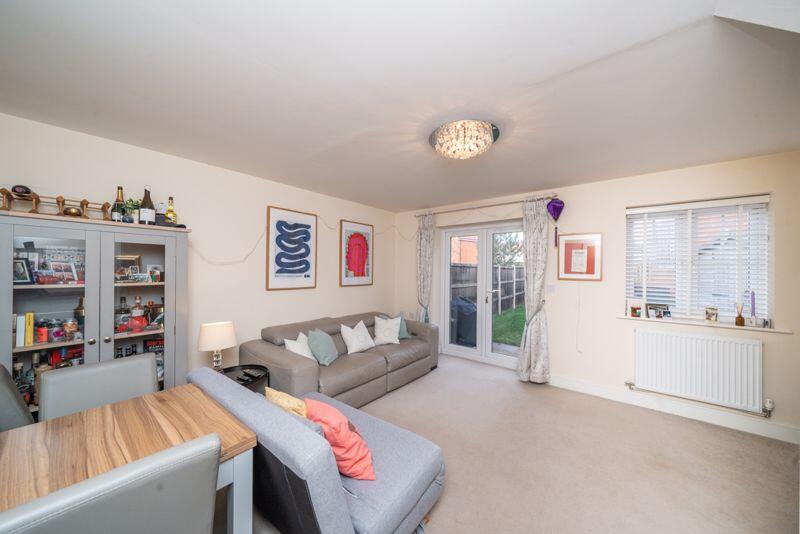 12, Todd Gardens, Hagley photo 2