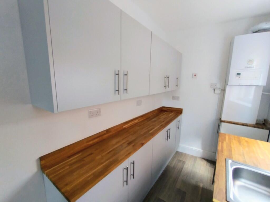 House in Wolverhampton, Penn - View 5