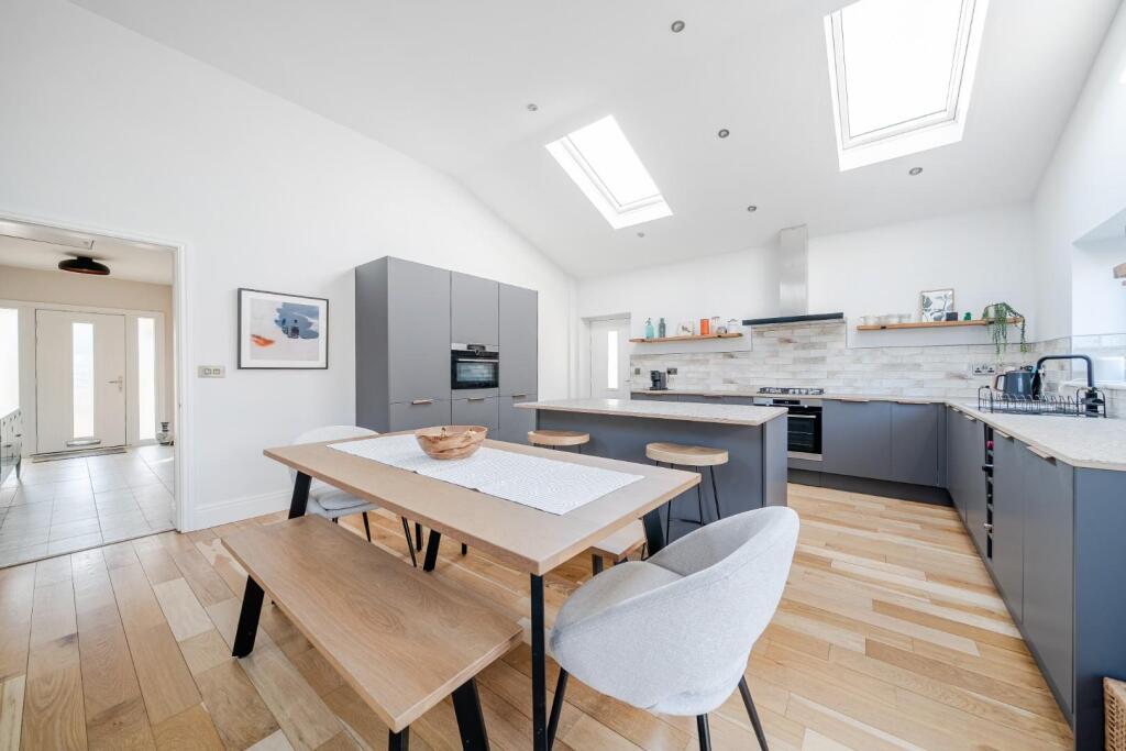 House in Tadcaster, North Yorkshire - View 3