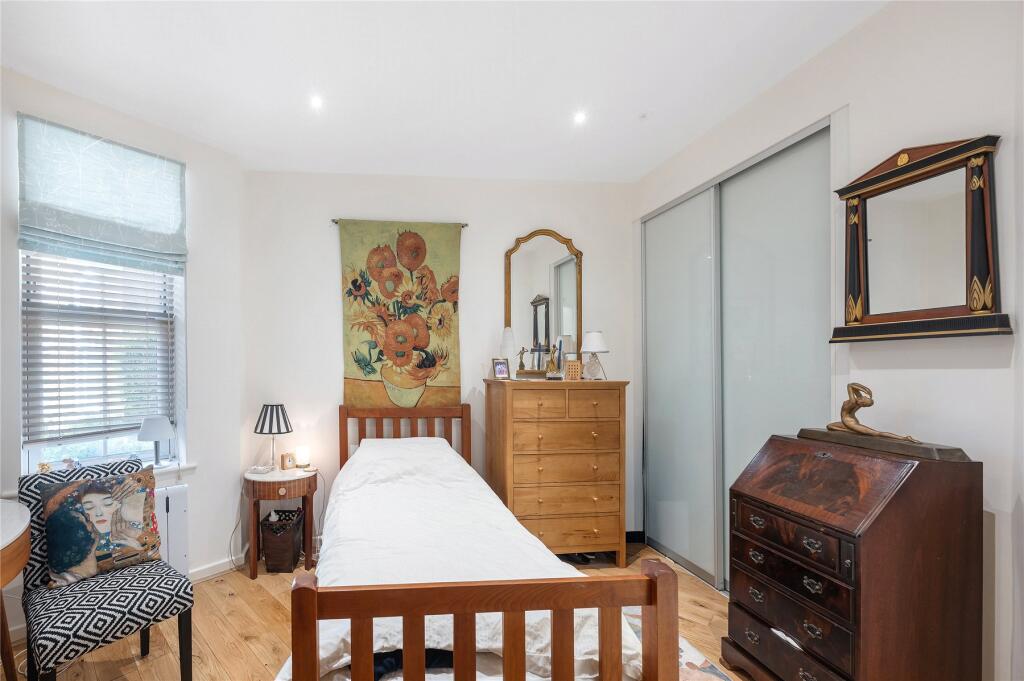 Apartment in London - View 3