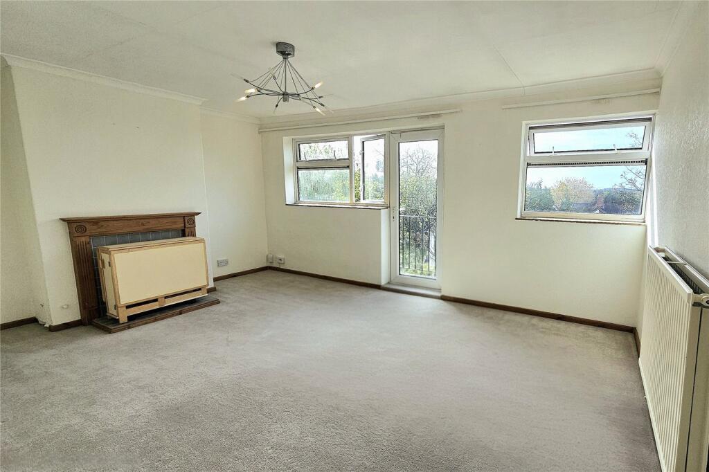 Apartment in Surrey Heath, Camberley - View 2