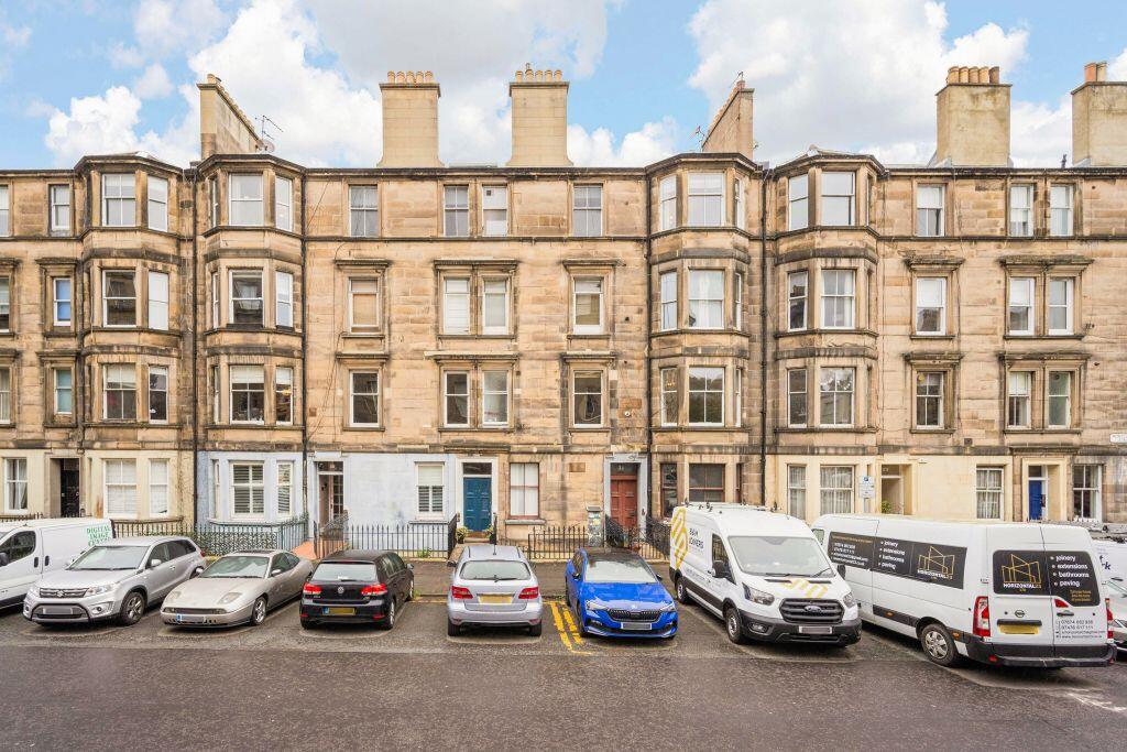 Main image of property: 19/7 Montgomery Street, Hillside, Edinburgh, EH7 5JU