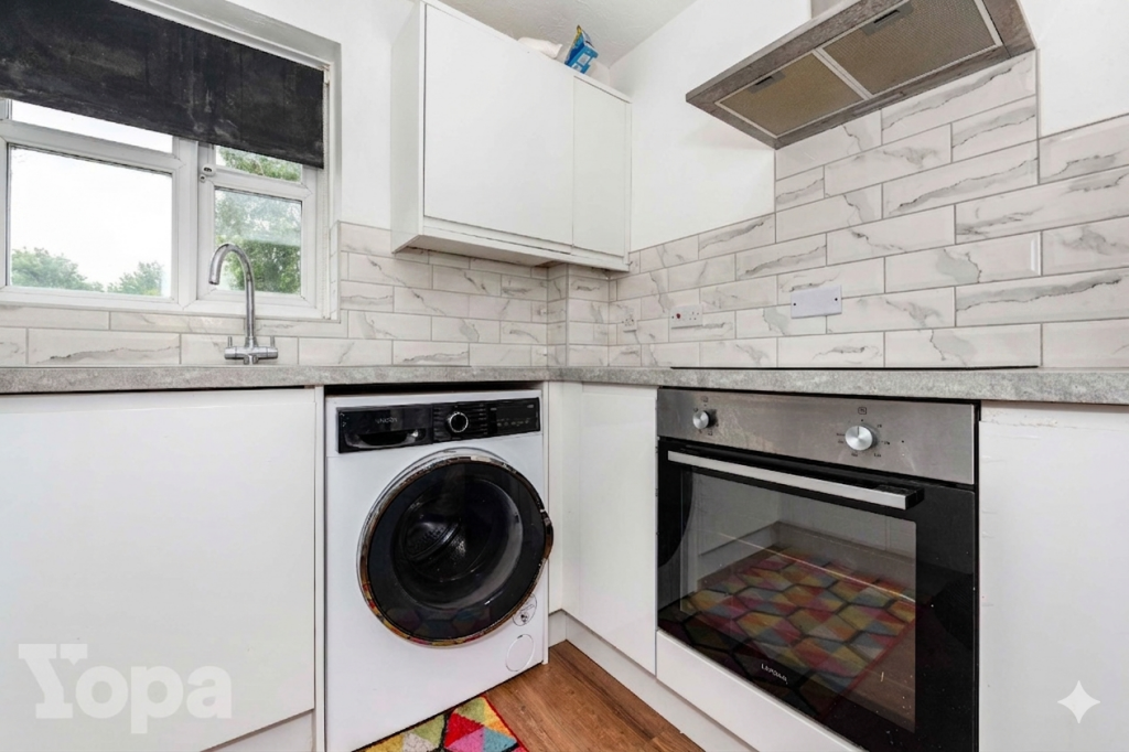 Eton Way, Dartford, DA1 - View 5