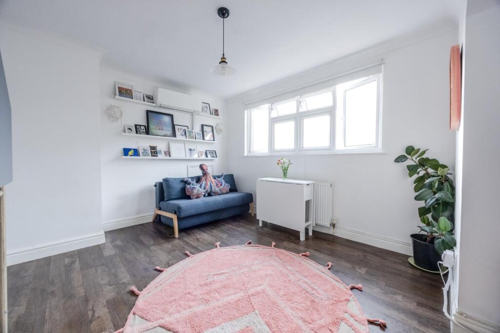 Ailsa Road, Westcliff-On-Sea photo 3