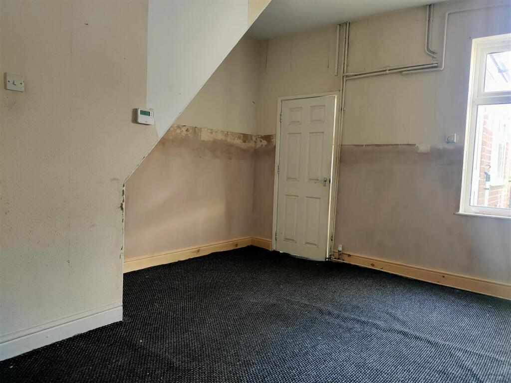 House in Nottingham - View 4