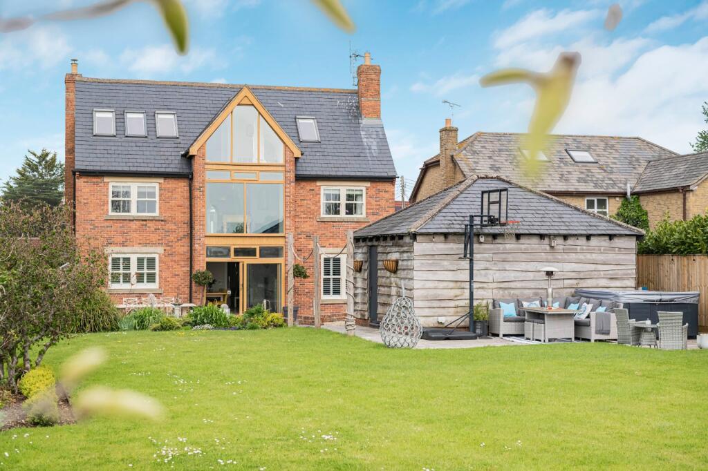 House in Cricklade, Wiltshire - View 2