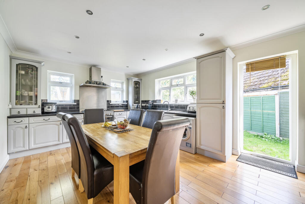 House in West Byfleet, Sheerwater - More