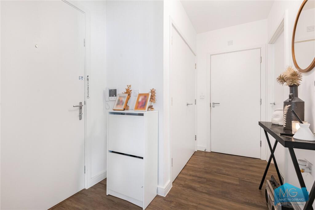Apartment in London - More
