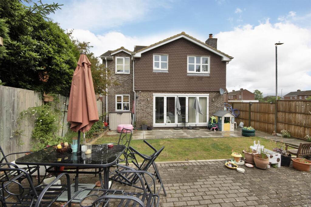House in Tunbridge Wells, Paddock Wood - View 5