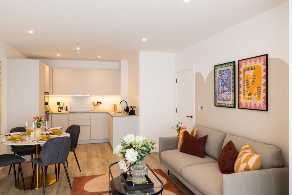 Main image of property: 6-44 Station Road, Croydon, CR0 2YT