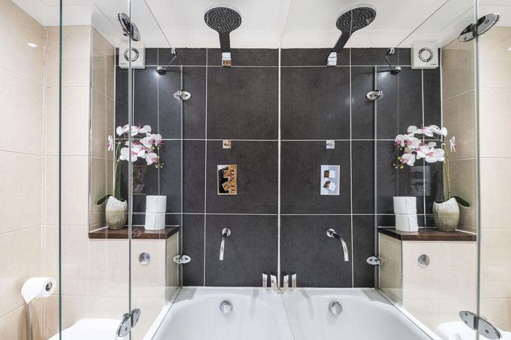 2 bedroom semi-detached house for rent