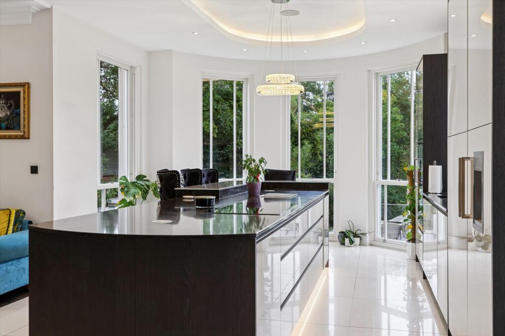The Mount, Esher, Surrey, KT10 – pohled 3