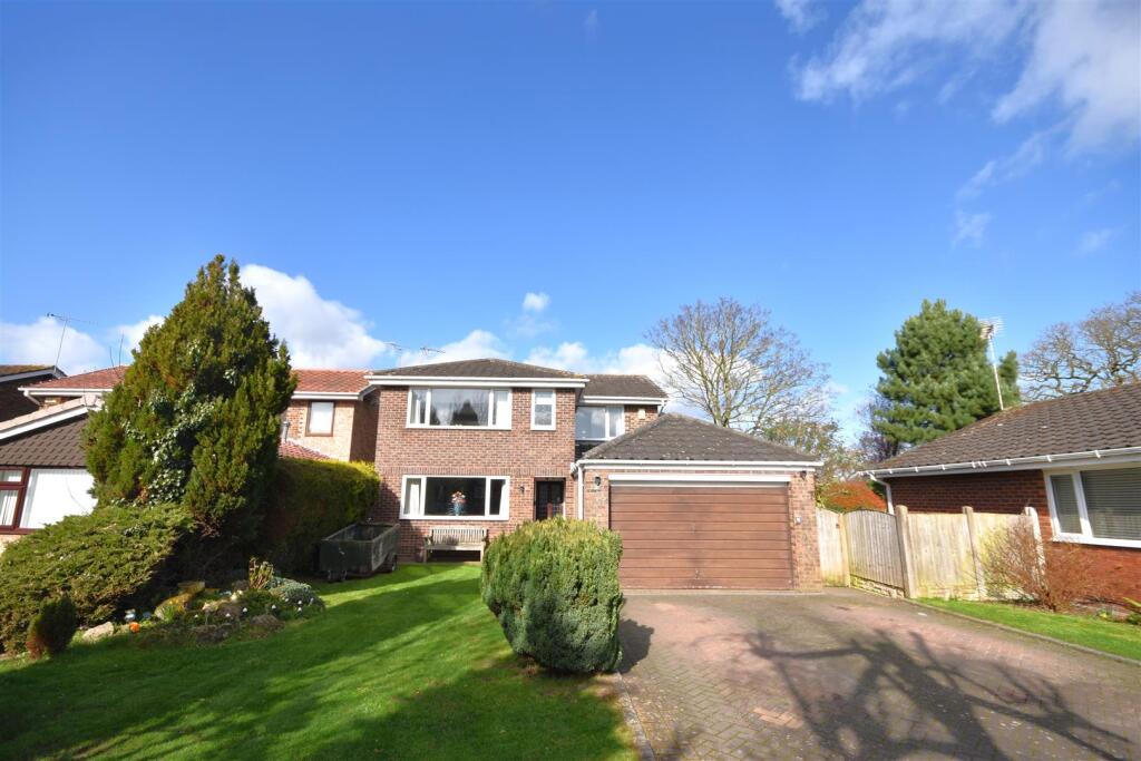 Main image of property: Whitegates Crescent, Willaston, Neston