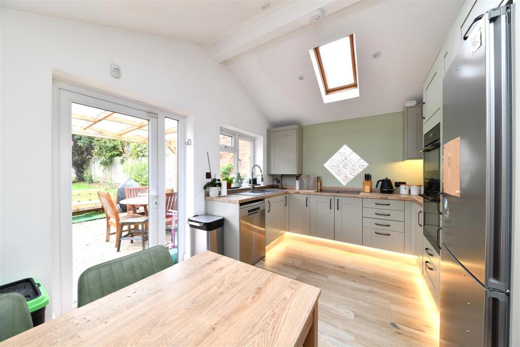 House in Stevenage, Old Town - View 3