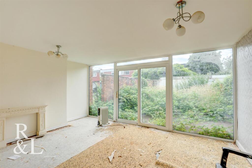 Redhill Close, Tamworth - View 4