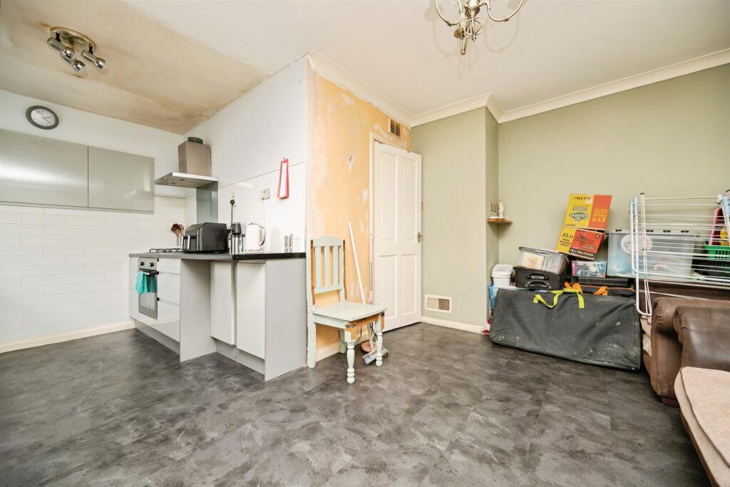 Vicarage Close, Birmingham photo 5