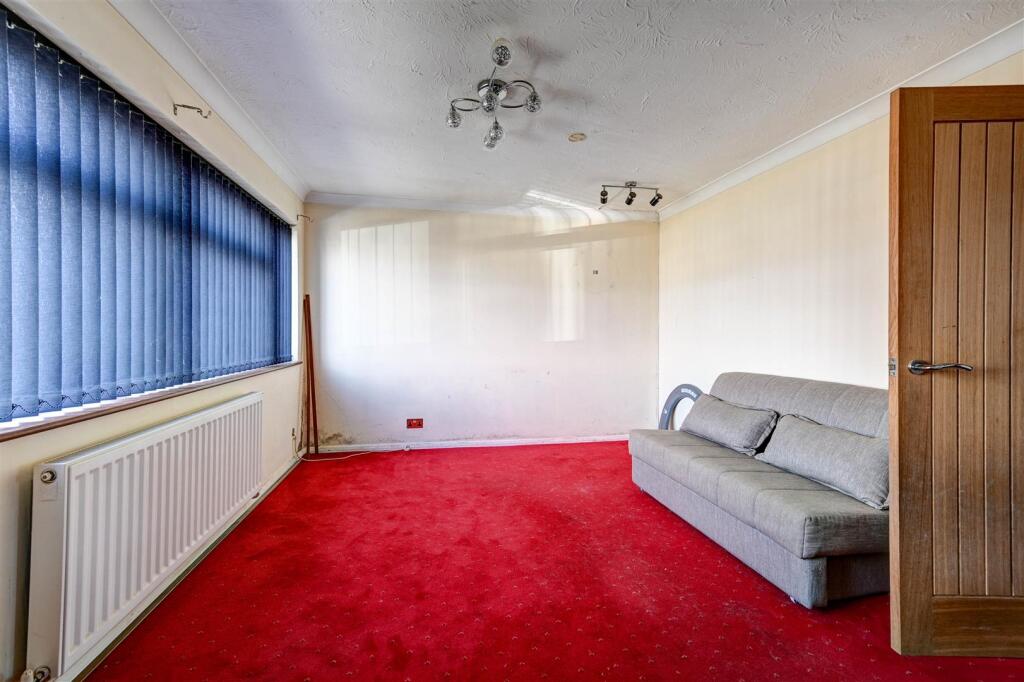 House in Great Yarmouth, Bradwell - More