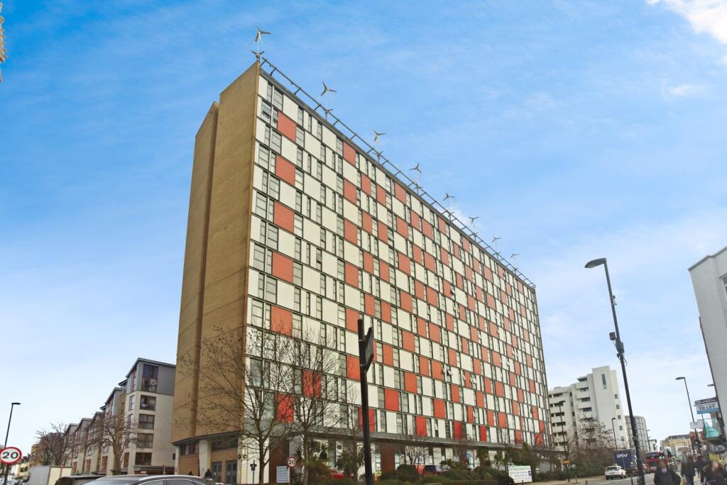 Main image of property: London Road, Croydon, CR0